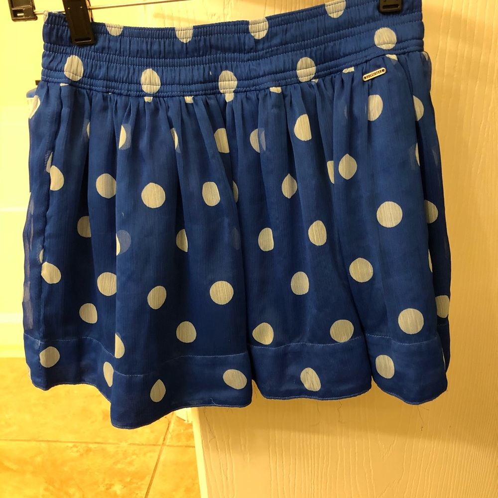 Poofy mini skirt
